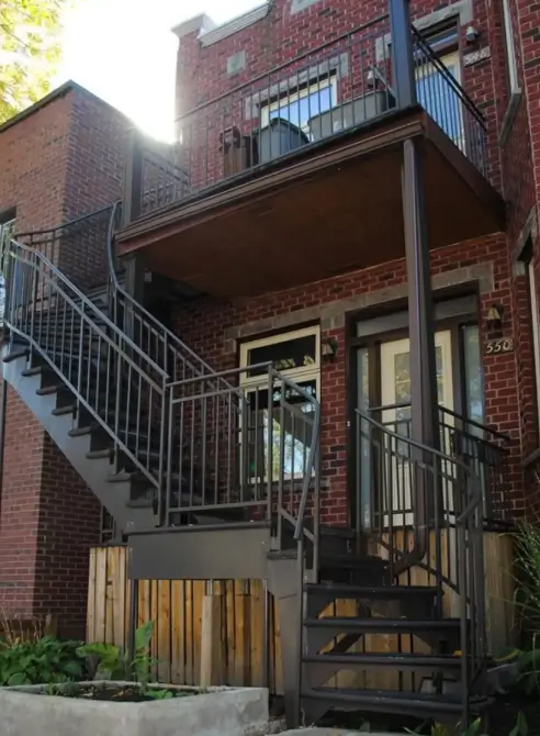 Escalier métallique extérieur fabriqué par Atelier Desforges