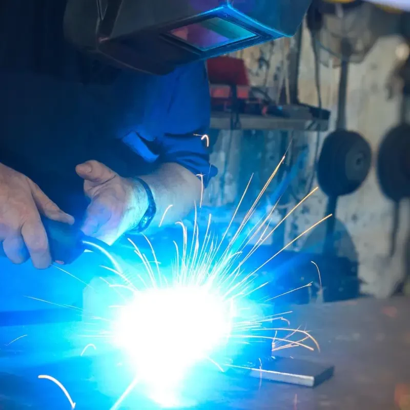 Transformation du métal et soudure industrielle chez Atelier Desforges