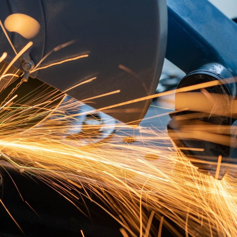 Pliage et assemblage de pièce métallique par Atelier Desforges